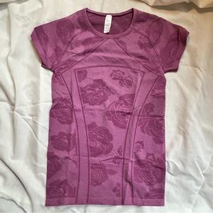 Ivivva by lululemon Fly Tech Shirt Roses Sz Large Girls